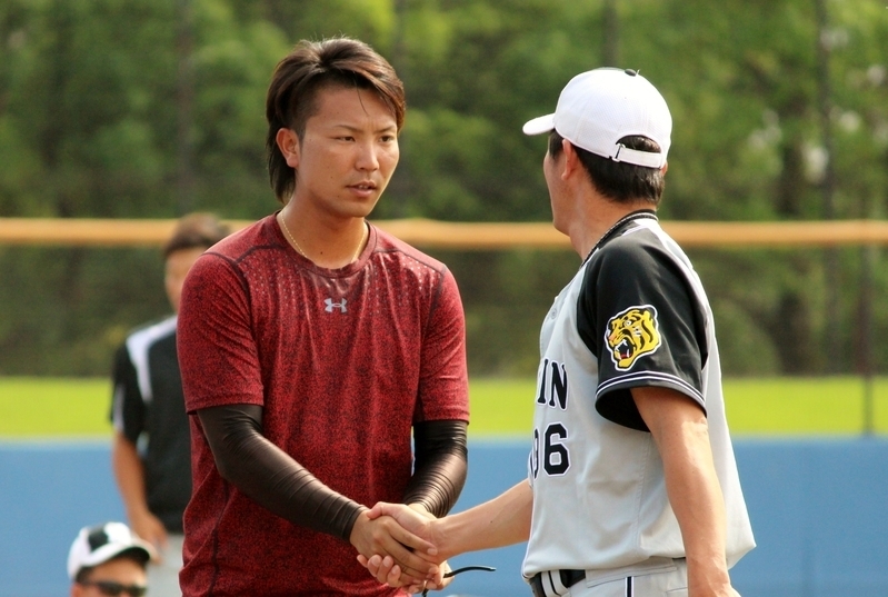 筒井コーチと握手をする表情が印象的でした。