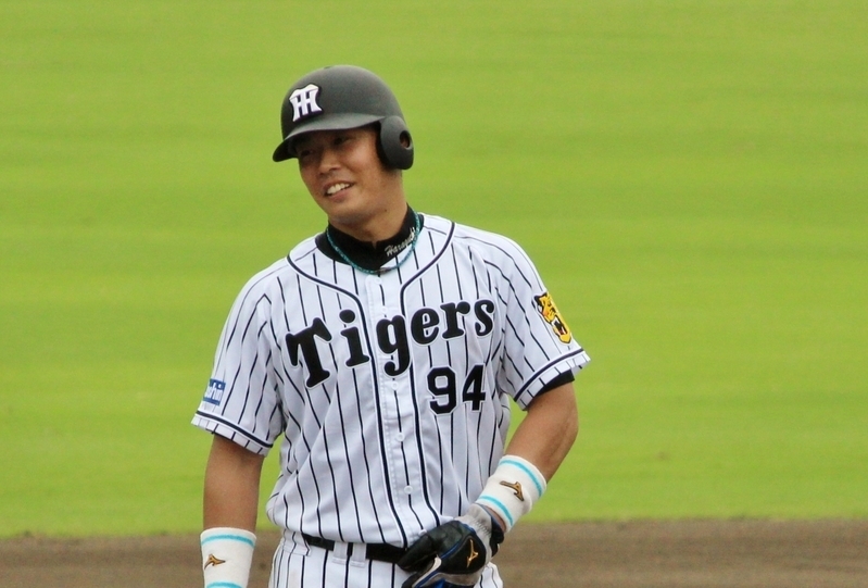 15日のオリックス戦(鳴尾浜)で、逆転の2点タイムリー三塁打を放った原口選手。