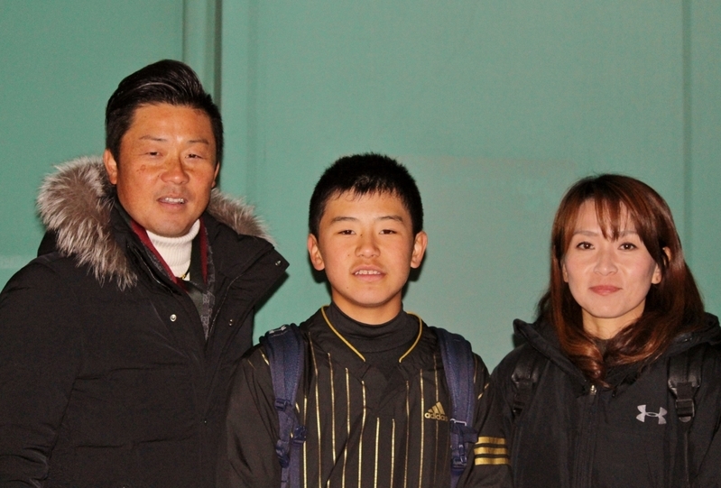 こちらは若林家。左から和也さん、海旺くん、加奈子さん。倉敷の、しかもかなり遠いところから通ってくださっています。