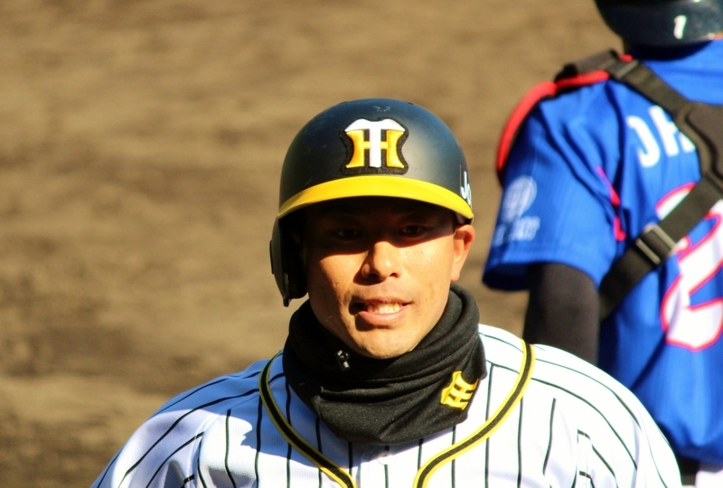 安芸キャンプで矢野監督が「一番」と評価する伊藤隼選手。写真は11日の四国銀行戦のものです。