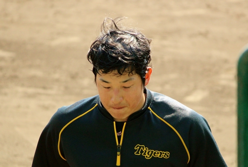 「お疲れ様」と声をかけられ、スタンドに向かってお辞儀をした横田選手。