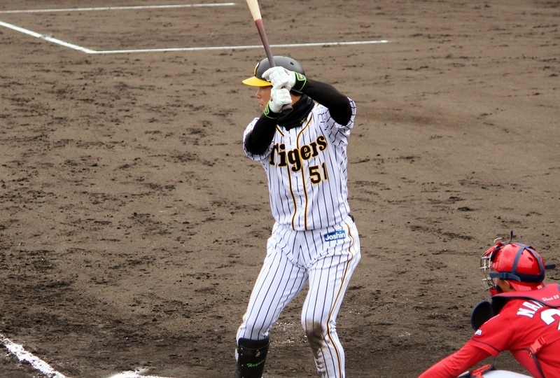 2回、伊藤隼選手が二塁打で出てチャンスを作ります。