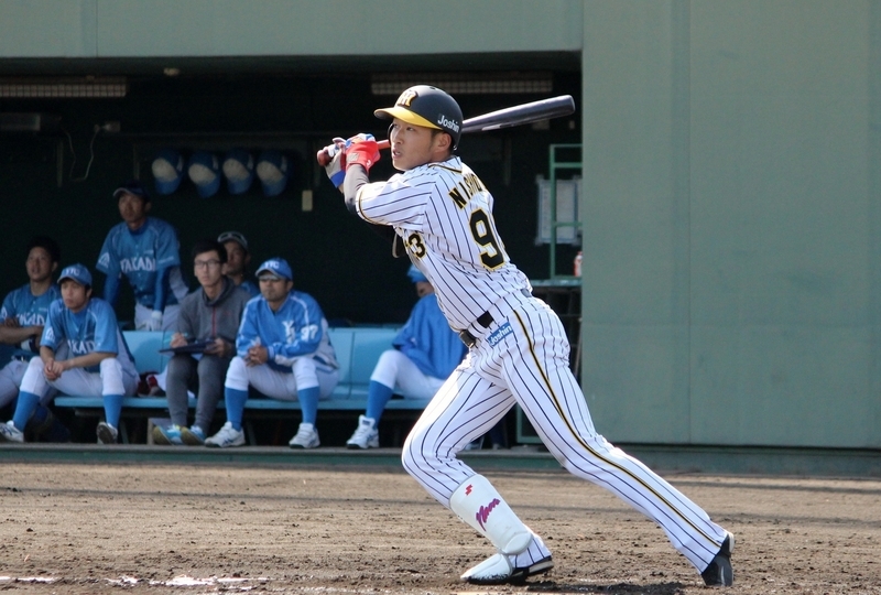西田選手は復帰初打席でタイムリー!でも写真は6回の左飛…すみません。
