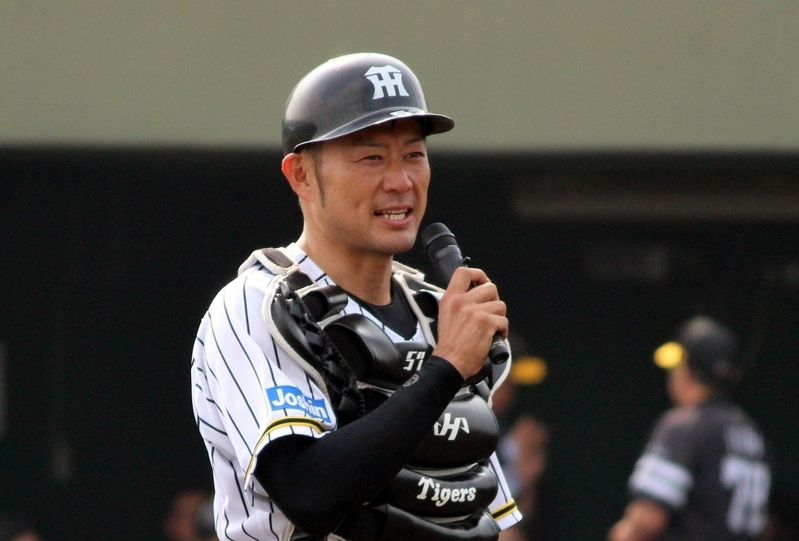 試合後のヒーロースピーチで、岡崎選手は自身のホームランを「4年に一度」と言って笑顔。