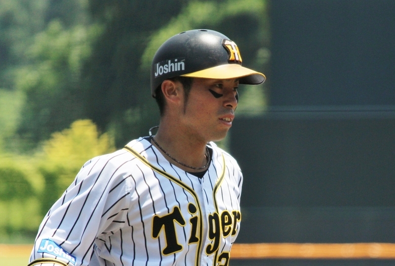 江越選手、ホームランを放って三塁を回ったところです。