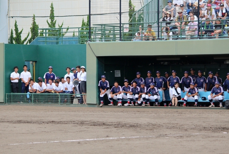 整然と並んだ大阪市立大の選手＆学生さんたち。