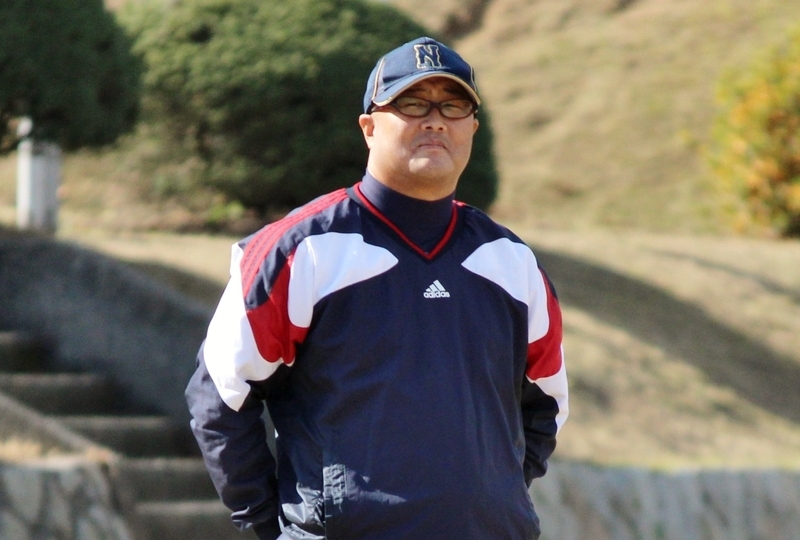 直島野球少年団の秋友監督。三塁コーチを務められました。
