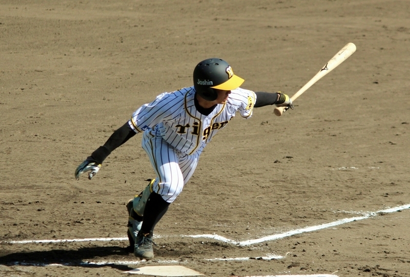 熊谷選手は右で2安打、左で秋山投手に2三振。