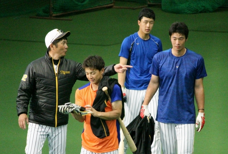 同じく最終日の早出組。左から山田コーチ、熊谷選手、小幡選手、藤谷選手。