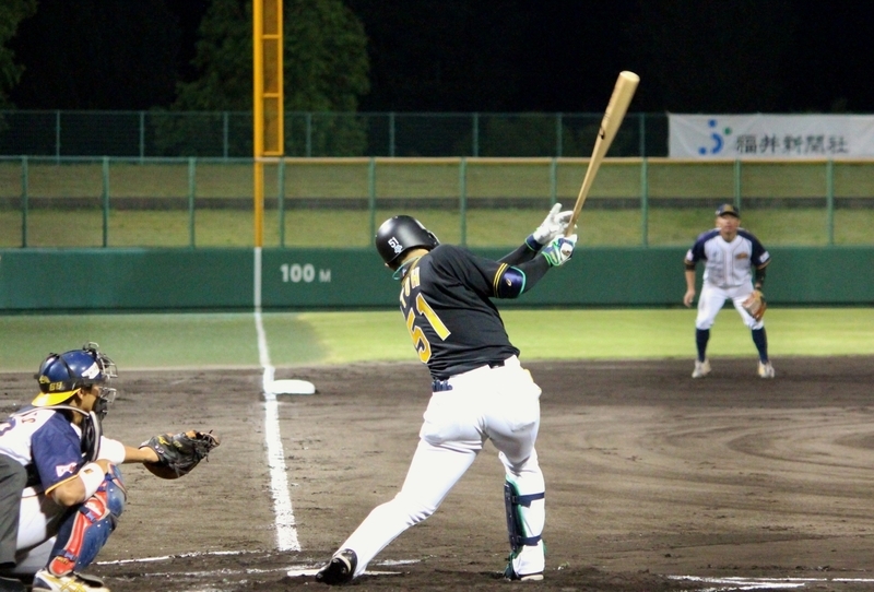 6回も2死一、二塁で伊藤隼選手がタイムリー二塁打！