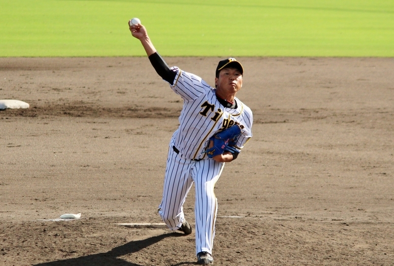 春と夏を経て、赤トンボが舞う鳴尾浜へ戻ってきた伊藤和投手。