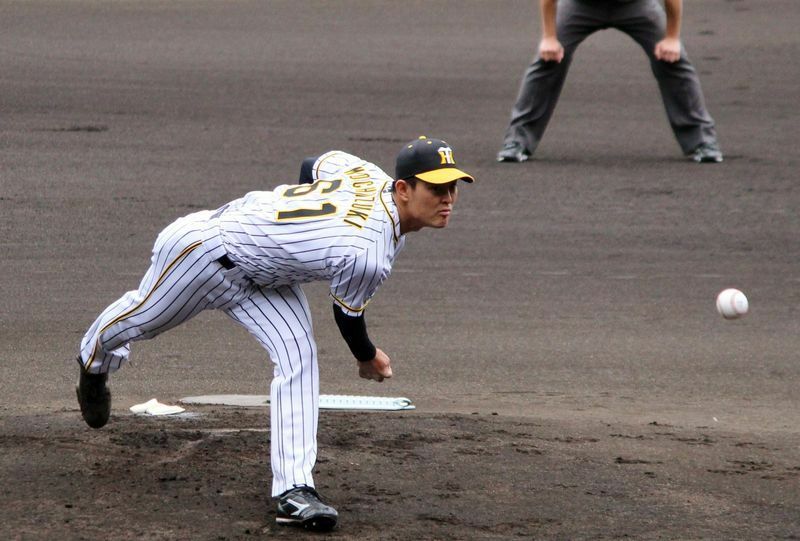 望月投手は2回無安打1失点(自責0)。球速や精度はこれから、と平田監督。