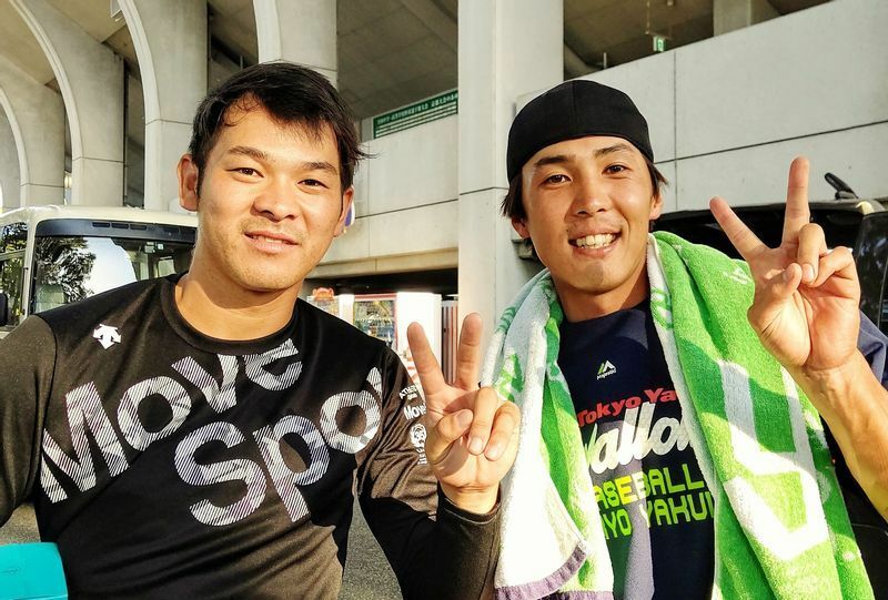 ※昨年9月にわかさスタジアム京都で撮った大西健太投手(左)と福田選手。2人とも4年前の鳴尾浜と今回の両方で試合に出ていました。