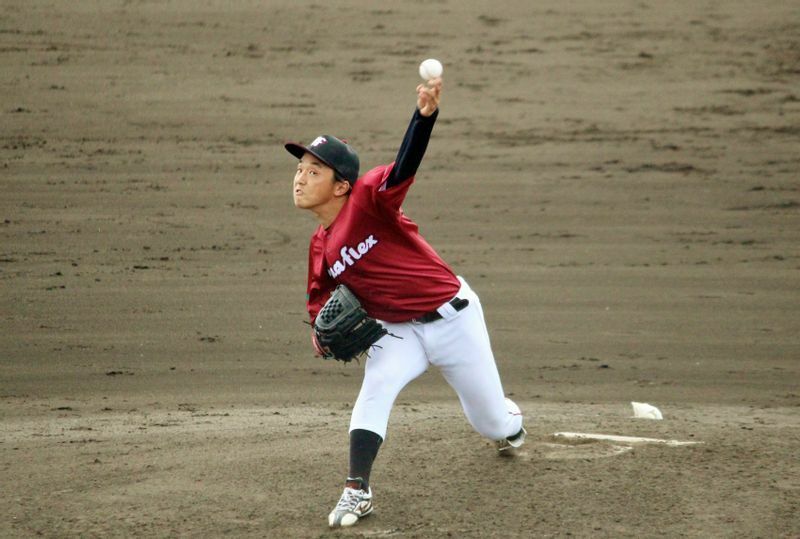 瀬古投手は豊田選手の打球が強襲して、でんぐり返る場面もありましたが、笑顔で立ち上がって続投。