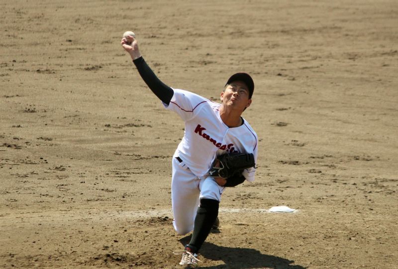 7回に登板して3イニングを3人ずつで片付けた迫勇飛投手。