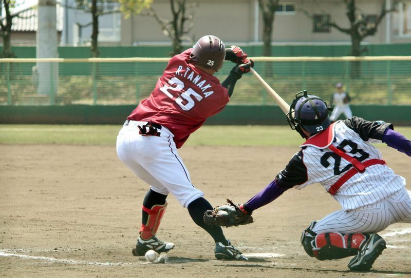 ルーキーの田中怜央那選手(22)が7回、代打で公式戦初出場。でも初球を右足に当てられて「めっちゃ痛いです！」。
