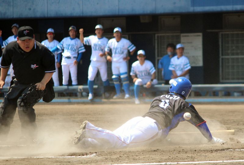 稲村晃希選手に続いて藤井選手も生還!またまた4対4の同点になりました。
