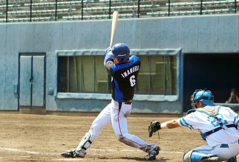 その裏に2死満塁として、稲村選手が左前タイムリー！