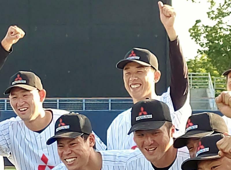 ※これは代表決定の記念撮影ですが、すみません。昨年6月4日のものです。ことしも金田投手は、きっとこんな笑顔だったでしょう。