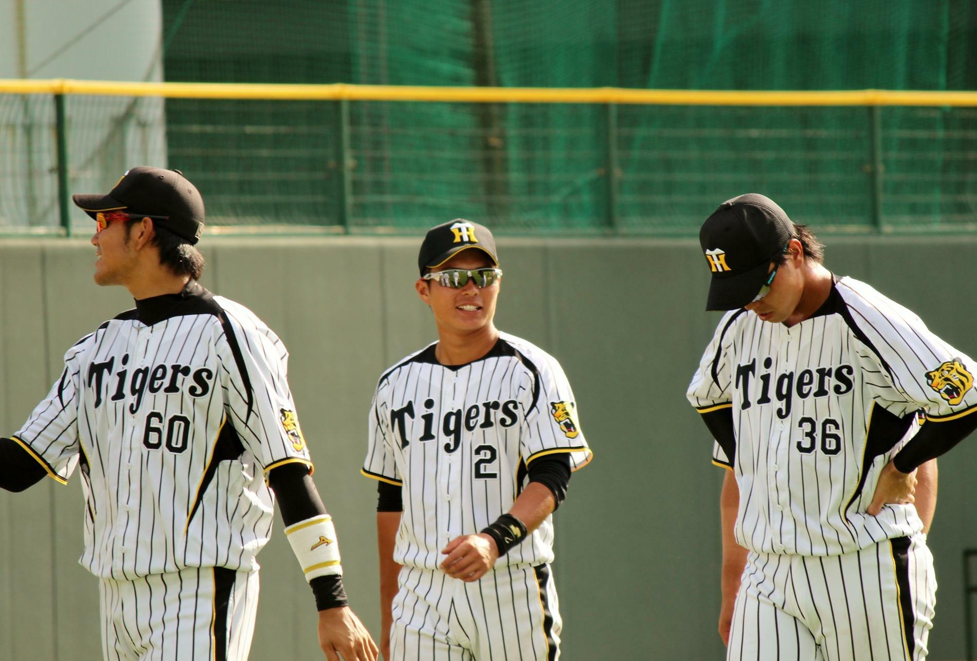 ※ちょうど10年前、2014年9月の鳴尾浜にて。試合後の練習でダッシュを繰り返す一二三選手(右)、中谷選手(左)と北條選手(中)。1人だけ楽しそうですね。