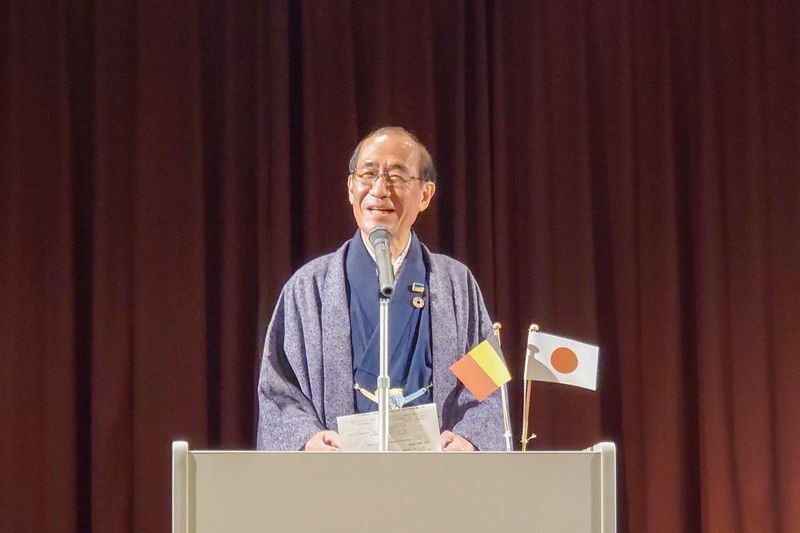 マンガミュージアムの母体となった、旧・龍池小学校OBでもある門川大作・京都市長は、フィリップ皇太子(現国王)が2012年に京都迎賓館を訪問した時の思い出も語った