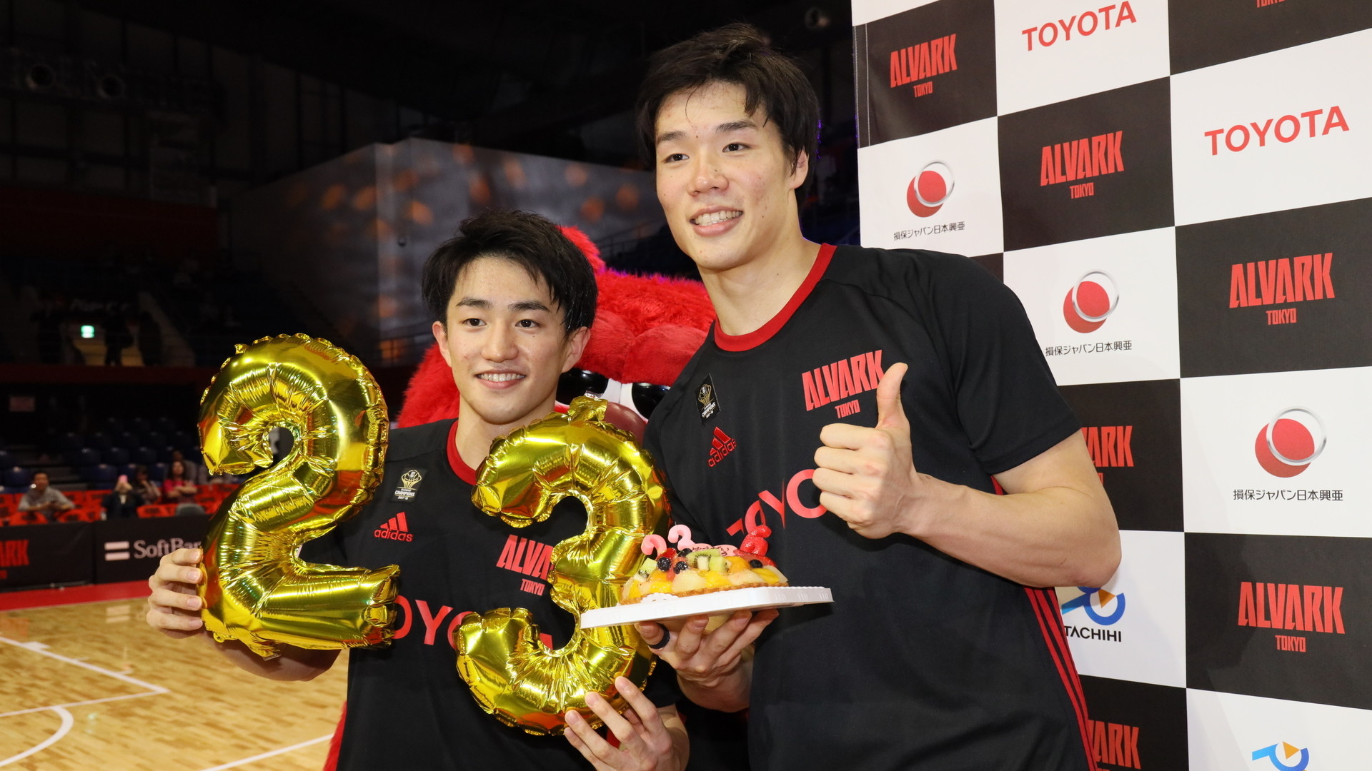 2019年 アルバルク東京在籍#2 齋藤拓実選手#6 馬場雄大選手直筆 2019年 アルバルク東京在籍#2 齋藤拓実選手#6 馬場雄大選手直筆