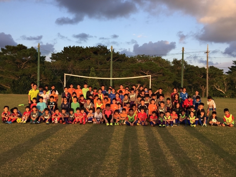 石垣島で開かれたサッカー教室 写真提供：株式会社ライフパフォーマンス