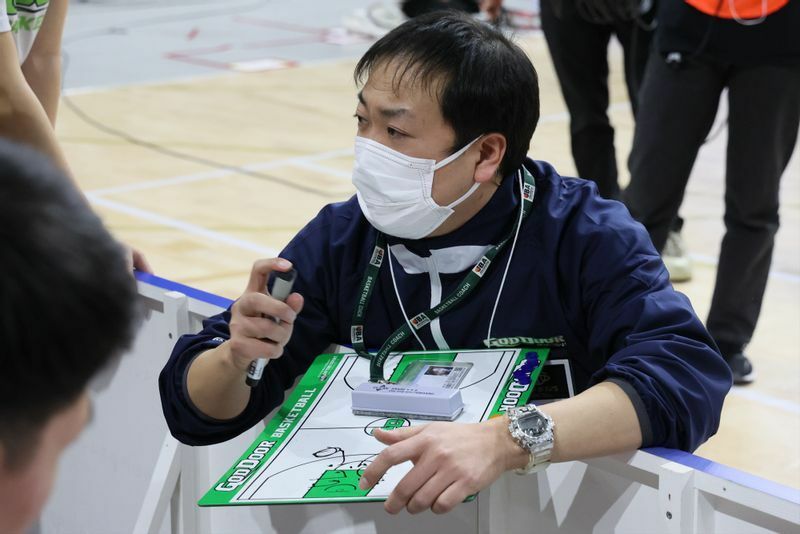 ゴッドドア・本間雄二HC  写真提供:日本バスケットボール協会