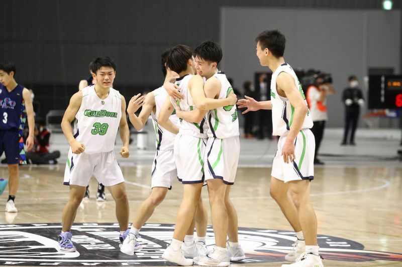 Jr.ウインターカップを制したゴッドドアの選手たち  写真提供:日本バスケットボール協会