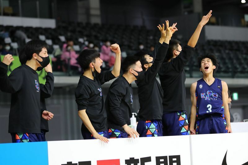 ベンチの盛り上がりもKAGOの特徴 写真提供:日本バスケットボール協会