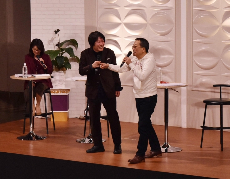 つボイノリオさん（真ん中）と宮地佑紀生さん（右）。名古屋の大物ご当地タレントである2人が並んで舞台に立つのはおそらく初めてのこと
