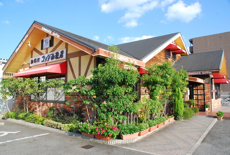 全国45都道府県に796店舗を展開する「コメダ珈琲店」（2018年4月13日現在）。長らく斜陽とみられていた喫茶店という業態のポテンシャルを業界、消費者に知らしめた功績は計り知れない