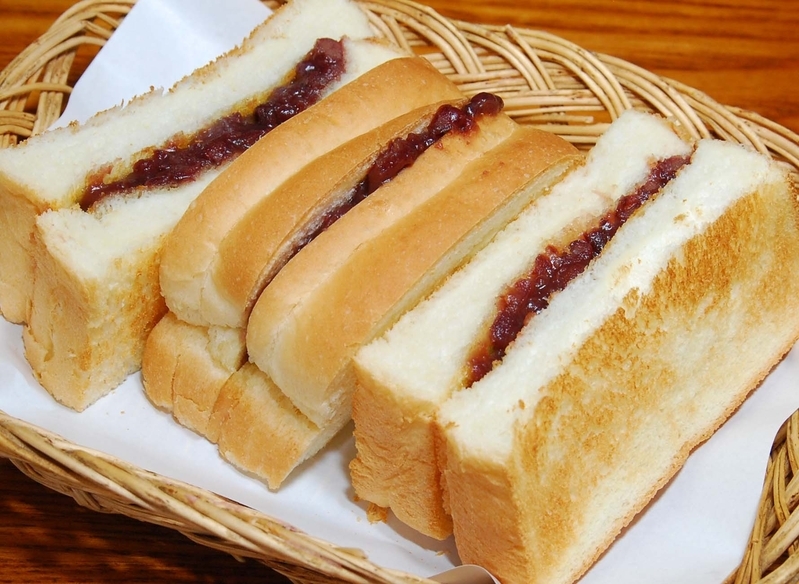 バタートーストであんこをはさんだ小倉トースト。大正時代に名古屋の喫茶店で生まれ、市中に広まった