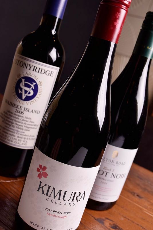 岩須さんがほれ込むニュージーランドワイン。日本での国別輸入本数は11位、世界のワイン市場でのシェアは1％。岩須さんいわく「すごく魅力的なのに知られていないインディーズアーティストみたいな存在」