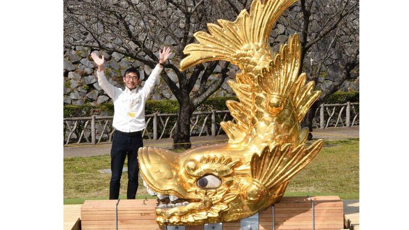 Yahoo!ニュース名古屋城の金鯱が16年ぶりに地上へ降臨!ツーショットからタッチまで