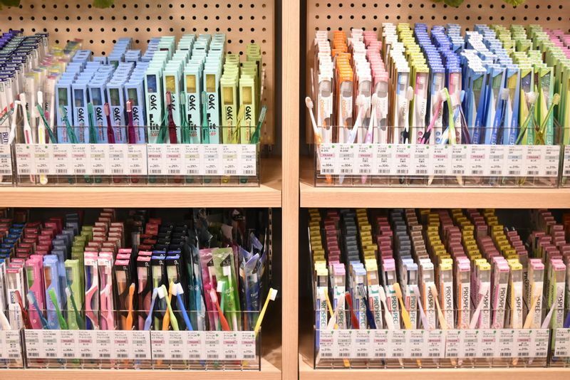 オーラルケア商品売り場の「フカボリスポット」では、歯科でも販売している専門性の高い歯ブラシも充実