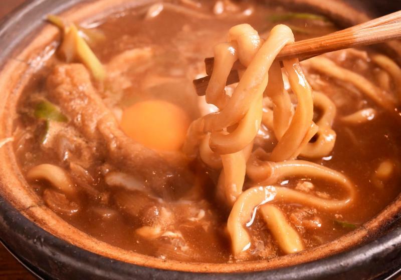 「山本屋」の味噌煮込みうどんといえば太くて固い麺。香港人の評価ははたして…？