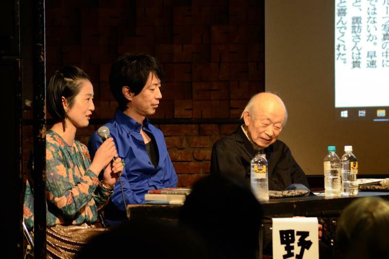 古田さんとちくさ正文館を媒介にした活動、交流もあった3名のゲスト。左から歌人の野口あや子さん、作家の諏訪哲史さん、美術・舞台評論家にして俳人の馬場駿吉さん。撮影／山崎のりあき