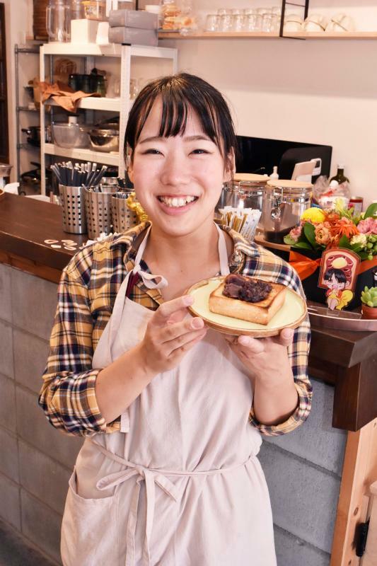 あんこ大好き、店主の高野仁美さん。名古屋のパンメーカー、喫茶店勤務を経て念願の喫茶店開業を果たした