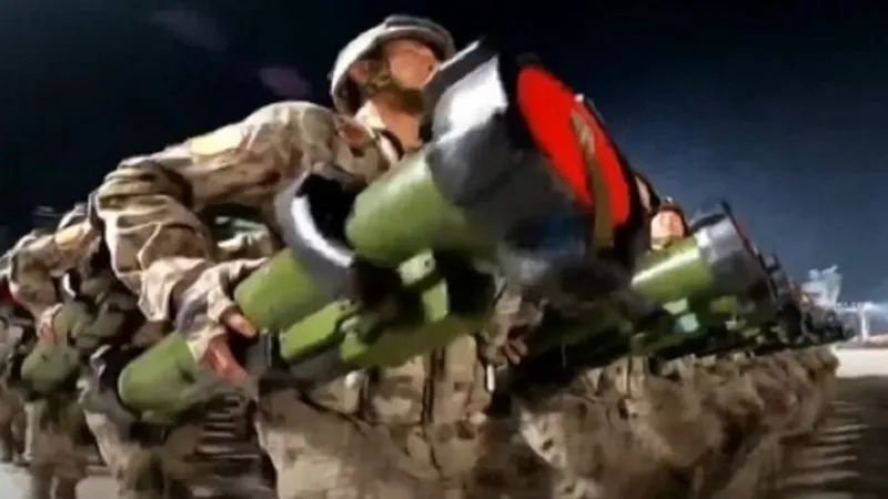 軍事パレードに登場していた北朝鮮の新型携帯用対戦車ミサイル ロシアが関心 辺真一 個人 Yahoo ニュース