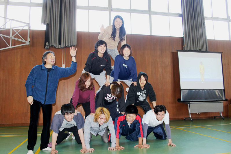 俵型4段。すでに2.1人分の最大負荷。指導者は荒木達雄教授(日体大)。