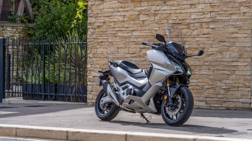 フォルツァ750」が欧州で発表！新時代のGTスクーターの素顔とは