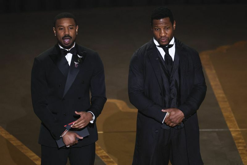 第95回アカデミー賞授賞式で、マイケル・B・ジョーダン（左）とともにプレゼンターとして登壇したメジャース。来年もこのステージに立つことができるか。