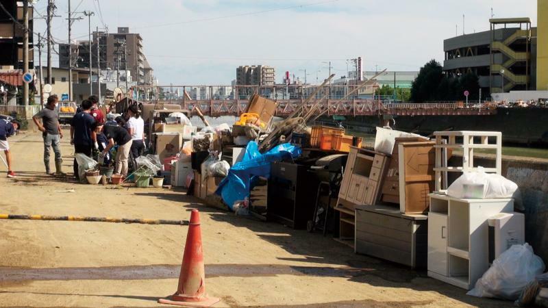 2022年の国葬の直前には、静岡が台風による甚大な被害があり、住民たちは後始末に追われていた。
