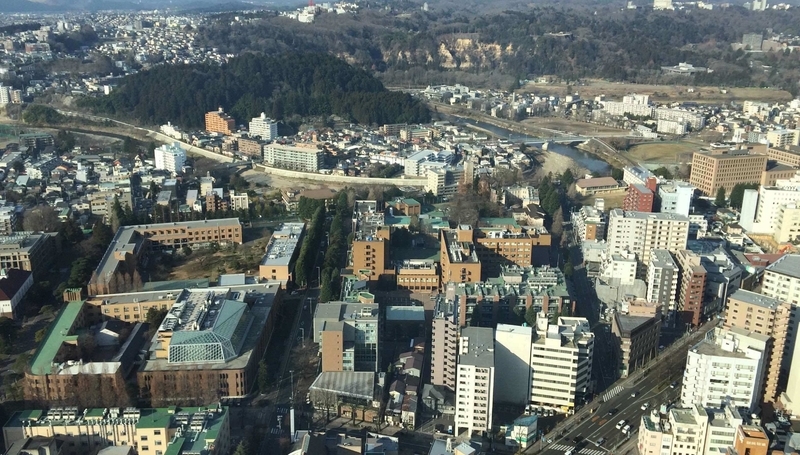 宮城県の仙台中心エリアは、東日本大震災後、真っ先にマンションブームが起きた都市だった。マンション建設が盛んだった2016年に筆者撮影