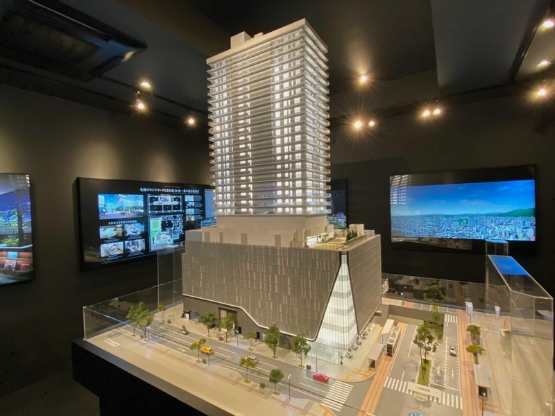 商業施設、公共施設との複合開発で誕生する「ライオンズタワー札幌」の完成予想模型。筆者撮影