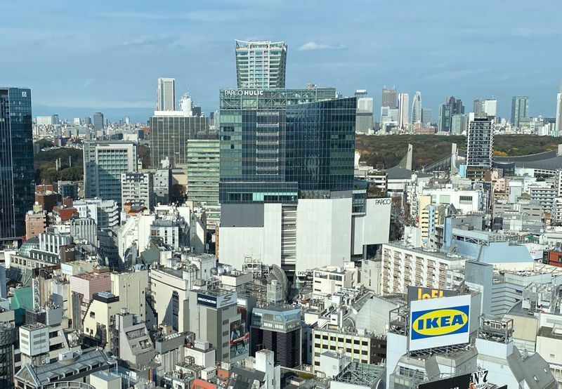 涩谷区宇田川町的街道。 照片中央的最高建筑是“Park Court Shibuya The Tower”。 笔者于2020年公寓竣工时拍摄