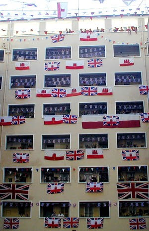 2003年8月4日、ジブラルタルが英領になって300年、連帯を祝う日の風景(Wikipedia)。