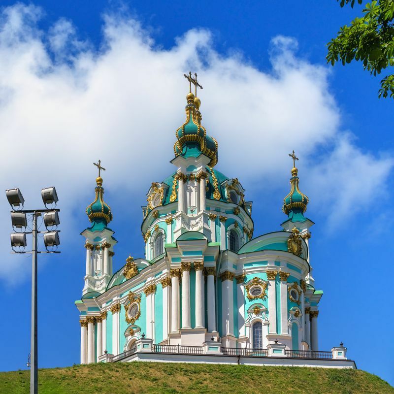 キエフ（キーウ）の聖アンドリーイ教会。ウクライナ総主教庁の聖堂だが、国の議会の承認を得て、今はコンスタンティノープル総主教庁に与えられた。
