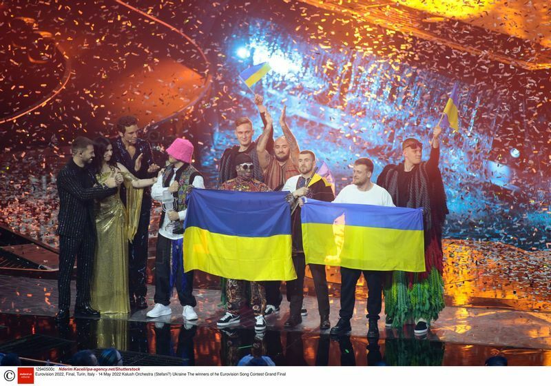伊トリノで開かれた「ユーロビジョン・ソング・コンテスト2022」でウクライナ代表Kalush Orchestraが優勝。5月14日。